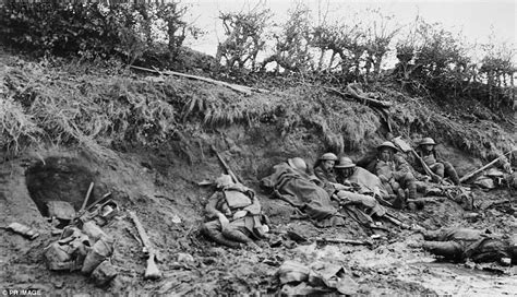 Photos of Australian soldiers in Battle of Passchendaele | Daily Mail ...