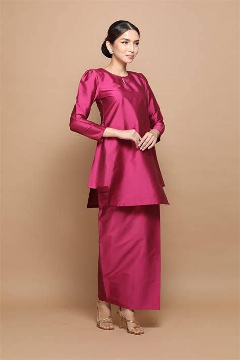 Seroja in Fuschia