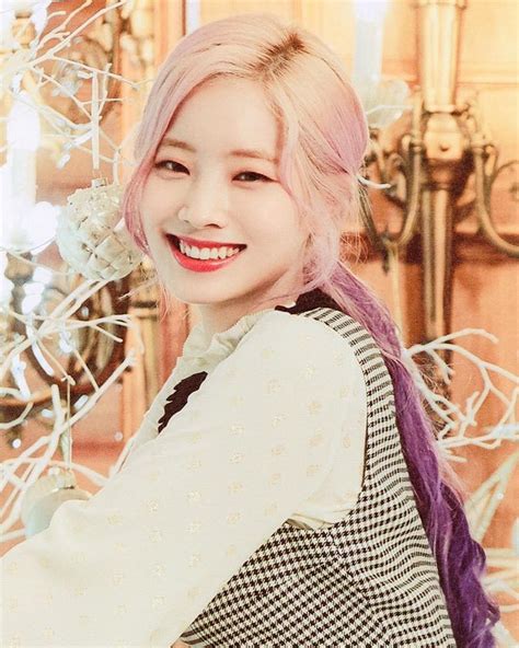 TWICE DAHYUN (다현)さんはInstagramを利用しています:「“the year of yes” ver. b scan her smile is so infectious🥰 ...