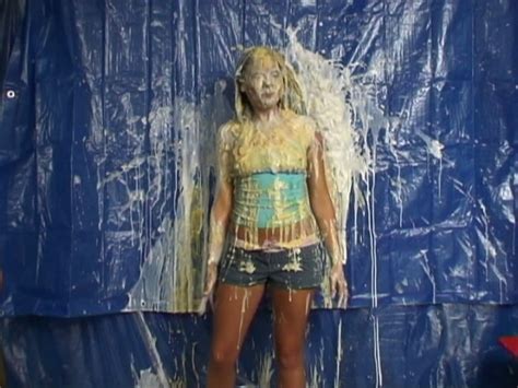 See Naomi K Pied In The Face! - GungeGirls.com