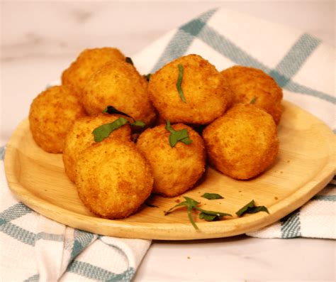 Trader Joe’s Mac and Cheese Bites (Air Fryer Frozen Mac n Cheese Balls) - Fork To Spoon