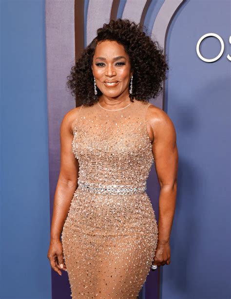 Angela Bassett Pays Tribute to Black Actresses in Honorary Oscar Speech