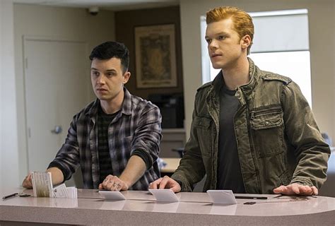 ‘Shameless’ Recap: Season 7, Episode 11 — Noel Fisher on Mickey/Ian ...