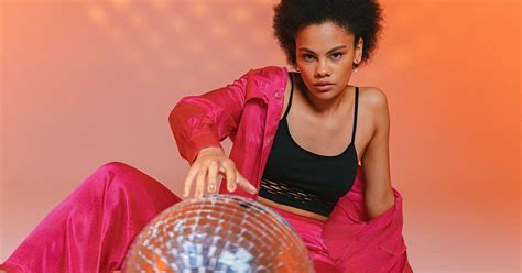 70s Disco Fashion — Authentic Disco Style & How To Recreate It - Fashion Inclusive