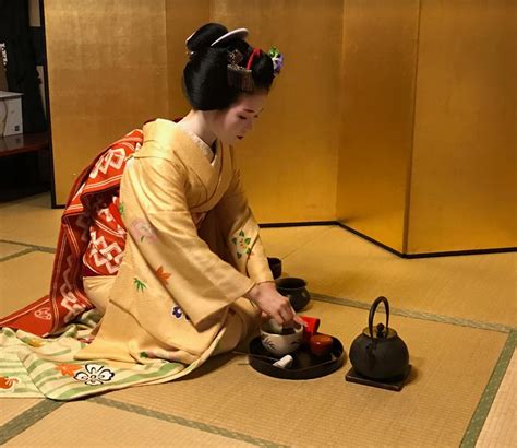 Japanese Tea Ceremony Etiquette - Samurai Tours