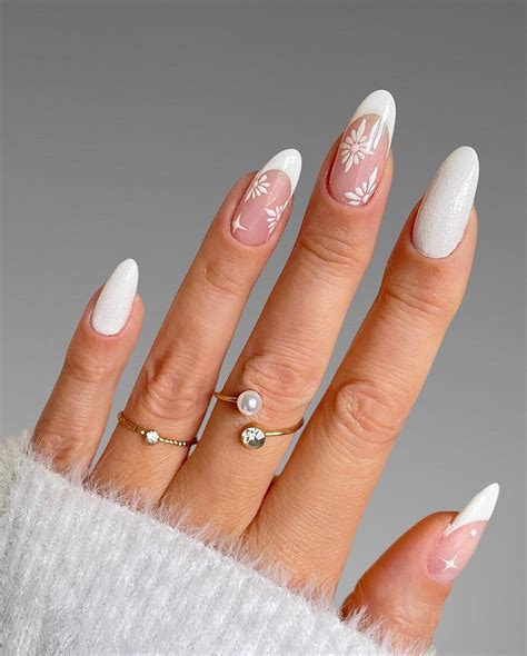 White French Tip Nails 2024: A Timeless Elegance Reinvented! 💅 | by Nailkicks | Dec, 2023 | Medium