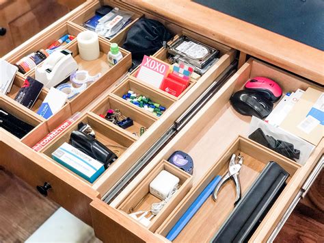 Office Desk Drawer Organization Ideas with Dual Monitor | Best Gaming ...