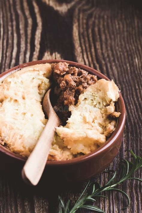 Shepherd`s Pie, Traditional British Dish Stock Image - Image of food, potato: 104391871