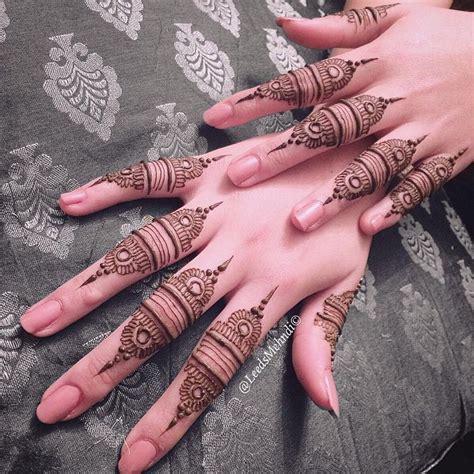 Fingers | Mehndi designs for fingers, Finger henna designs, Finger henna