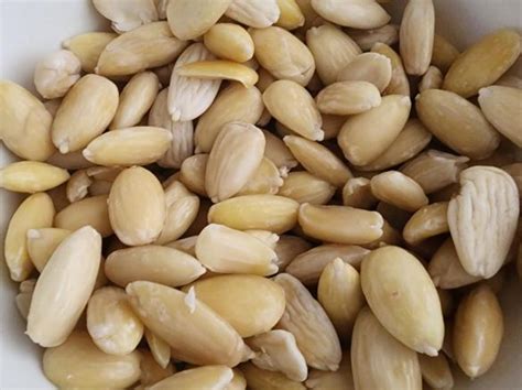 Blanched Almonds by ezmjones. A Thermomix ® recipe in the category ...