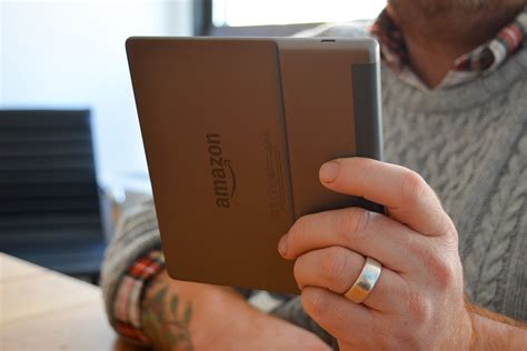 Amazon Kindle Oasis vs. Kindle Paperwhite: don't buy the wrong one | Digital Trends