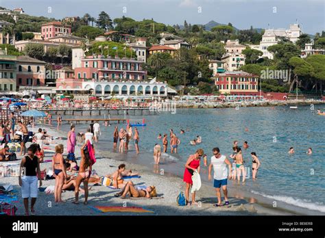 Beach at Santa Margherita Ligure in the late afternoon, Golfo del ...