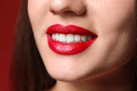 Fake Vampire Teeth: How To Make A Dental Trend Permanent