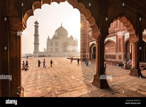 Taj Mahal during sunrise Stock Photo - Alamy