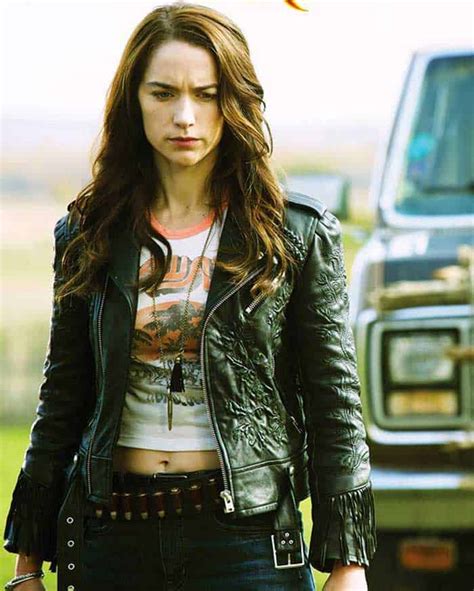 Wynonna Earp: Thoughts on the First Episode - Old Ain't Dead