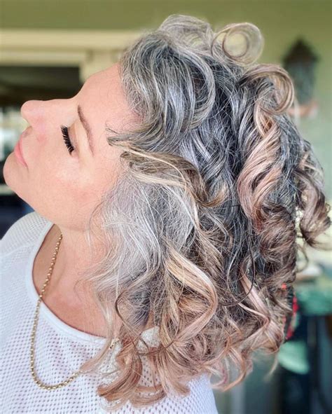 Transitioning to Gray Hair 101, NEW Ways to Go Gray in 2022 - Hadviser