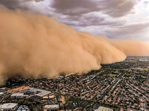 WALL OF DUST: Monsoon activity kicks dust and rain into Phoenix Area in ...