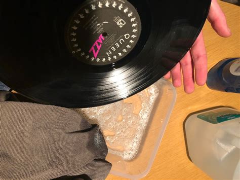 Simple Way to Clean Vinyl Records : 5 Steps (with Pictures) - Instructables