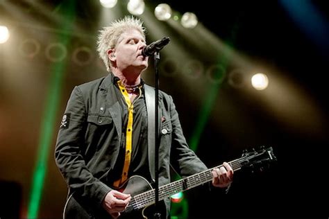 THE OFFSPRING'S DEXTER HOLLAND RECEIVES PH.D IN MOLECULAR BIOLOGY ...