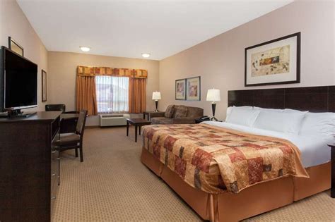 RAMADA BY WYNDHAM BROOKS - Updated October 2024 - 30 Photos - 1319 2nd Street West, Brooks ...