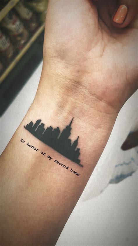 #nyc #skyline #tattoo | Tatuaje en la muñeca, Mejores tatuajes tribales ...