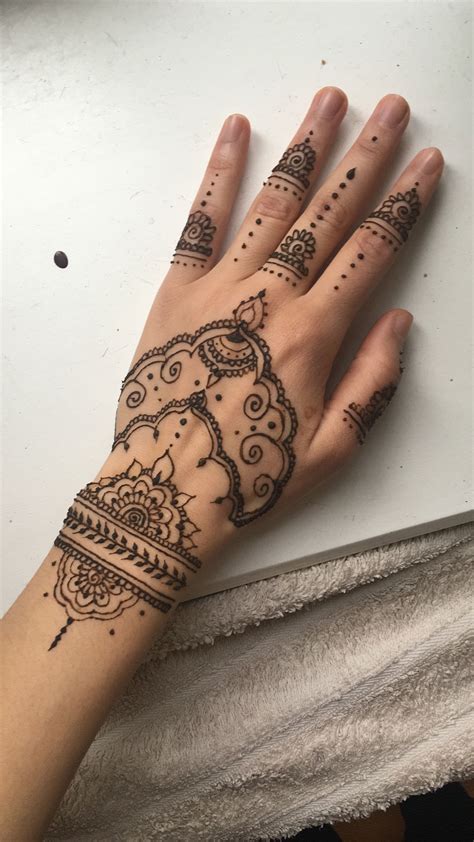 35+ Henna Hand Tattoo Easy