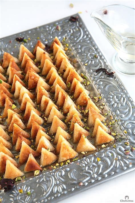 Mini Cream Cheese Sweet Samosas (Samboosak) | Cleobuttera