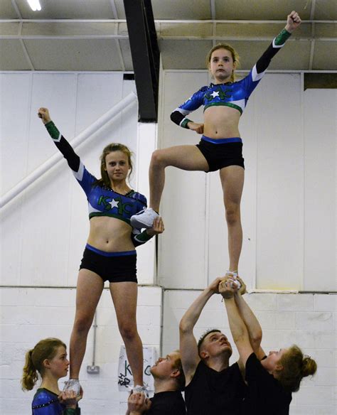 Cheerleading Stunts - JV Squads