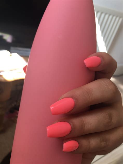 Pink coral nails coffin acrylics 💕 | Coral pink nails, Pink acrylic nails, Bright coral nails