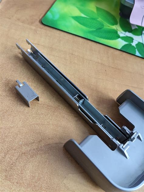 Bostitch Electric Stapler not advancing staples : r/fixit