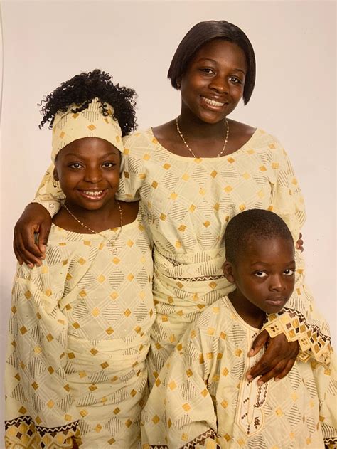 The Nigerian-American Siblings Using Traditional Family Portraiture to ...