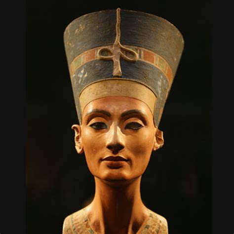 African Queens: The famous portrait of Nefertiti | Kemet Expert