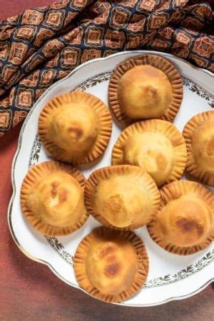 Pastelitos Venezolanos - Traditional Venezuelan Recipe | 196 flavors