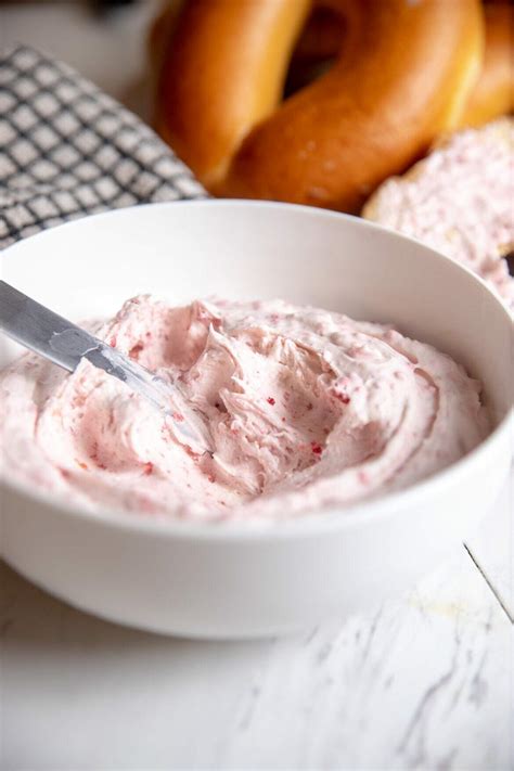 Strawberry whipped cream cheese spread | Call Me Betty