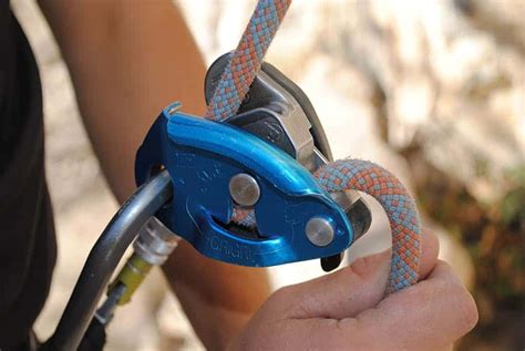 6 Of The Best Belay Devices For Beginner Climbers | Send Edition