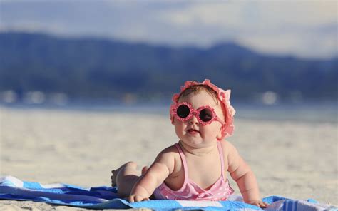 Beach and children: How to enjoy your holidays