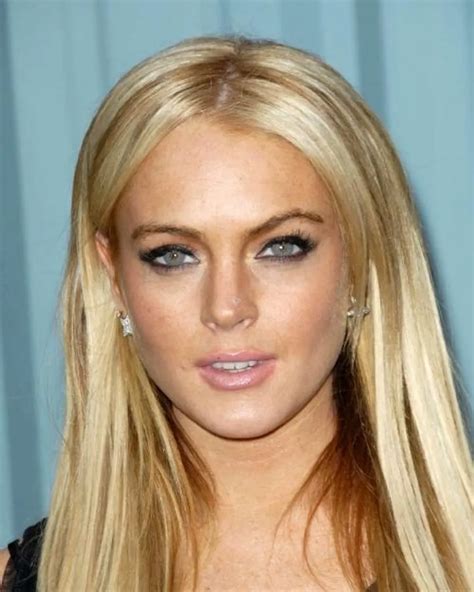 Lindsay Lohan Leaves Rehab