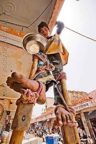 Boy Begging on Stilts - Jaipur (India)