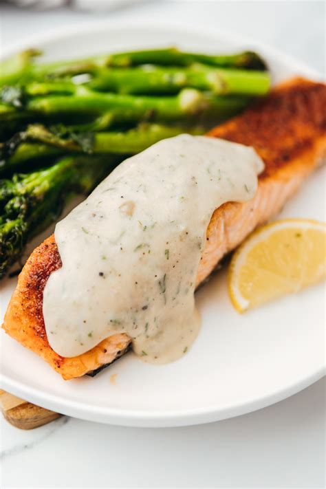 Creamy Dill Sauce For Salmon - The Dinner Bite