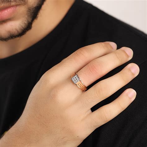 A guide to men's engagement ring - The Caratlane