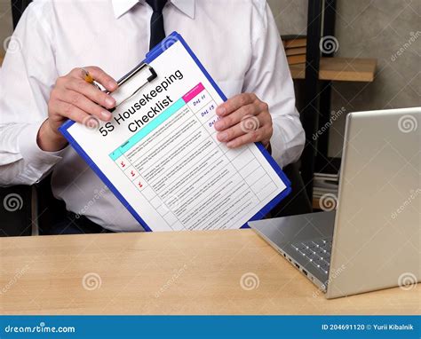 5S Housekeeping Checklist Phrase on the Piece of Paper Stock Photo - Image of hand, cube: 204691120