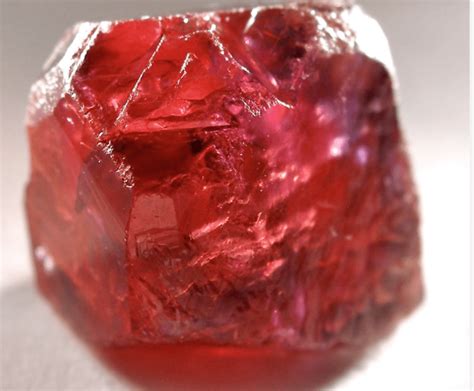 Garnet vs Ruby Comparison Guide: 2 Different Red Gemstones ...