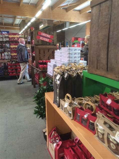 Dobbies - Peterborough - Christmas 2014 - Layout - Landscape - Lifestyle - Visual Merchandising ...