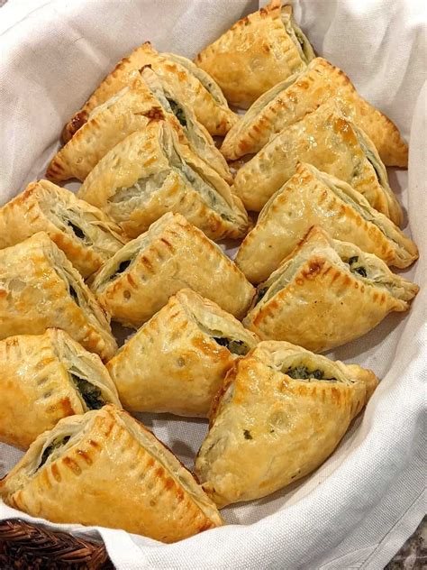 Easy Spanakopita With Puff Pastry Triangles