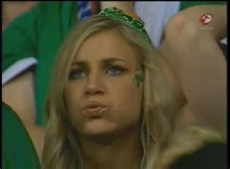 Irlandesa, en la Euro de Austria - Suiza 2008. Footy, Austria, Euro, Girls, Switzerland, Sports ...