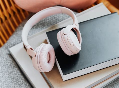 5 Fashion Podcasts You Need to be Listening To