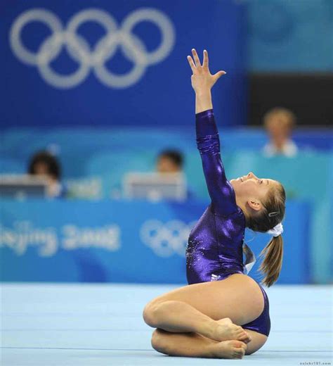 2008 Olympics (Floor Final) | Gymnastics photos, Shawn johnson gymnast, Gymnastics poses