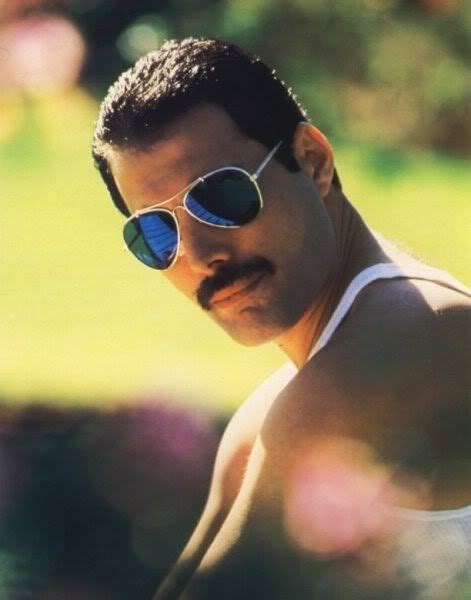 Bespectacled Birthdays: Freddie Mercury, c.1980s | Freddie mercury, Queen freddie mercury, Mercury