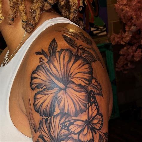 Jakiya Mason 🌹🎨 on Instagram: "Big Hibiscus Flowers 🌺 For her Floral Quarter sleeve, and other ...