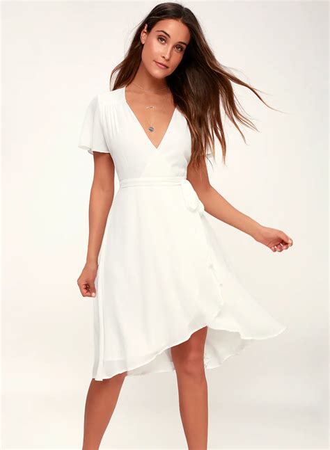 15 Incredibly Cute Graduation Dresses for 2021 - College Fashion